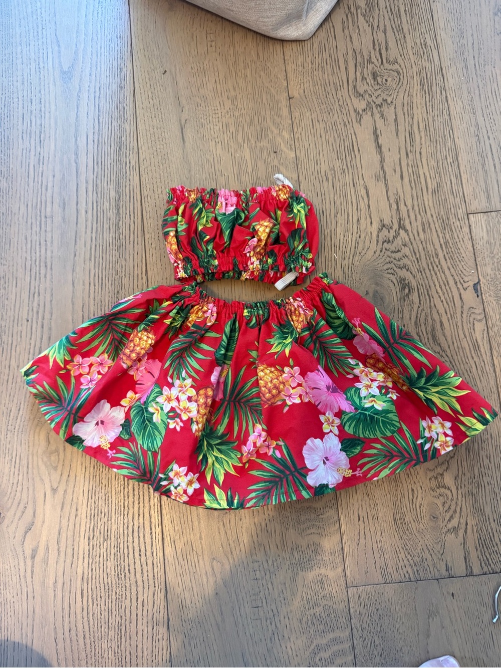 Girls Hawaiian Hula Skirt & Bandeau Set – Oahu Hawaii Tropical Pineapple